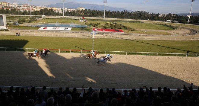 İzmir'de ''Vali Koşusu'' heyecanı yaşandı