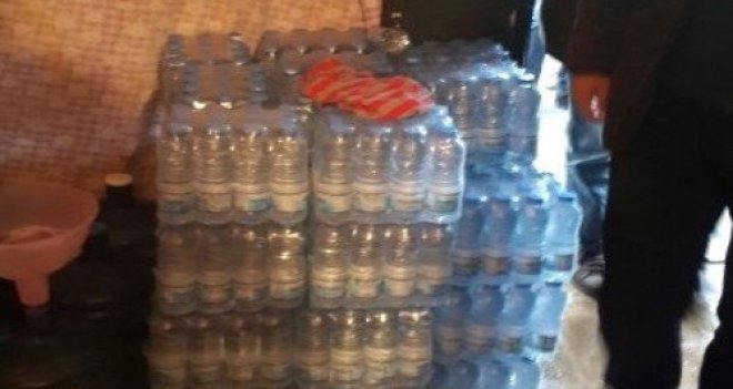 İzmir'de yarım tondan fazla sahte rakı ele geçirildi