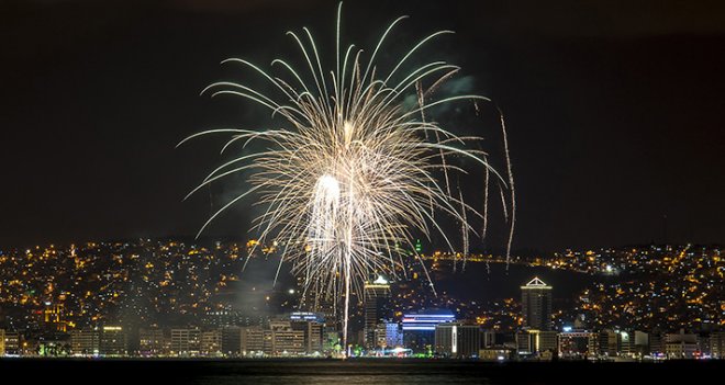 İzmir'de yeni yıl büyük bir coşkuyla karşılandı