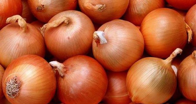 İzmir'de zam şampiyonu kuru soğan