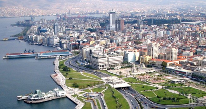 İzmir'e gelen turist sayısı azalmaya devam ediyor