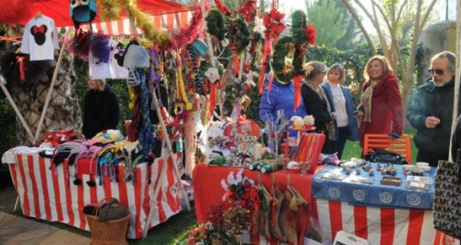 İzmir'e Noel Pazarı kuruldu