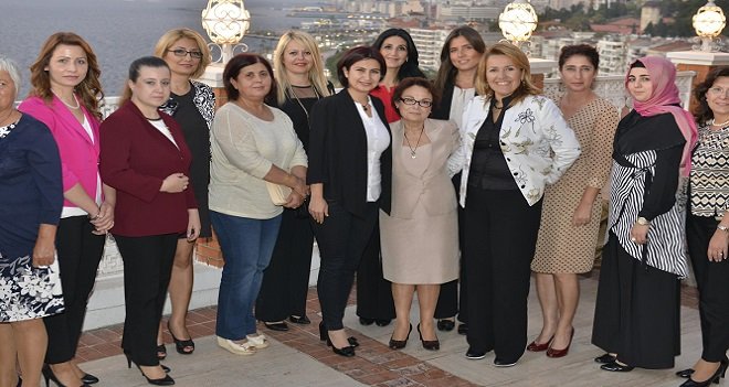 İzmirli başkan eşleri 11 yıldır buluşuyor...