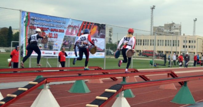 İzmirli Kadın İtfaiyeciler Balkan İkincisi Oldu