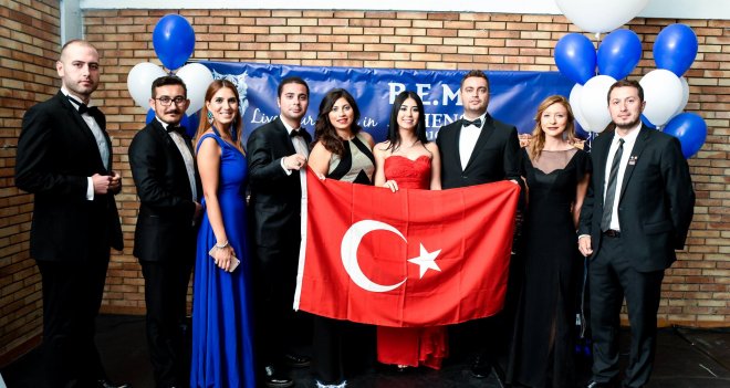İzmirli Rotaractlardan Yunanistan çıkarması