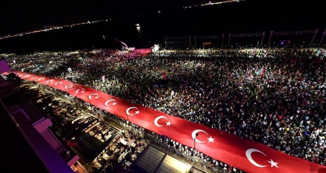 İzmirliler, Kurtuluş coşkusunu yaşadı