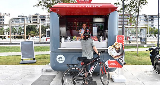 İzmirliler mini büfeleri sevdi...