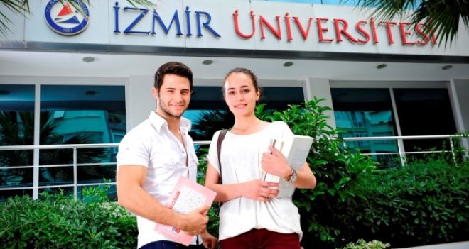 İzmir Üniversitesi'nden her iki öğrenciden birine burslu eğitim