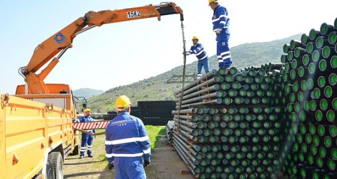 İZSU KÖYLERE YENİ ŞEBEKEDEN SU VERMEYE BAŞLADI