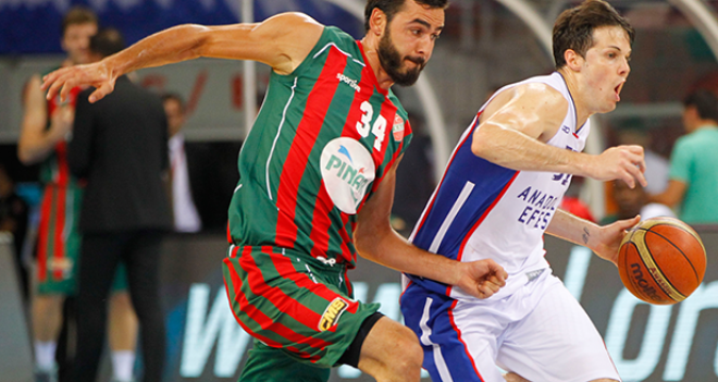 Kaf Kaf, Anadolu Efes deplasmanında