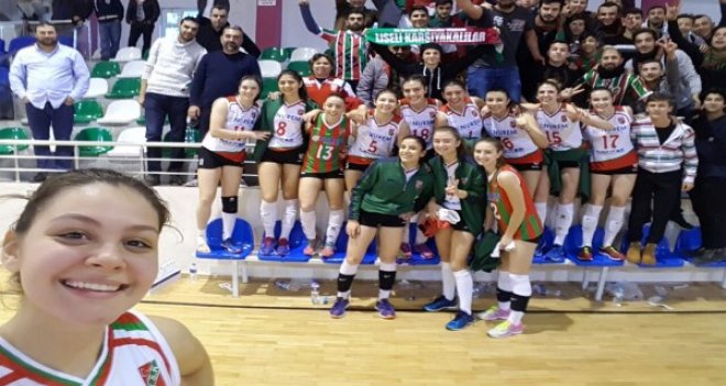 Karşıyaka, Çanakkale'den galibiyetle dönüyor