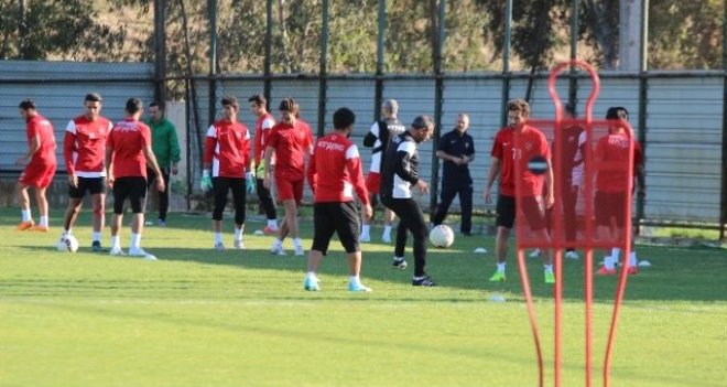 Kaf Kaf, Yeni Malatyaspor hazırlıklarını sürdürüyor