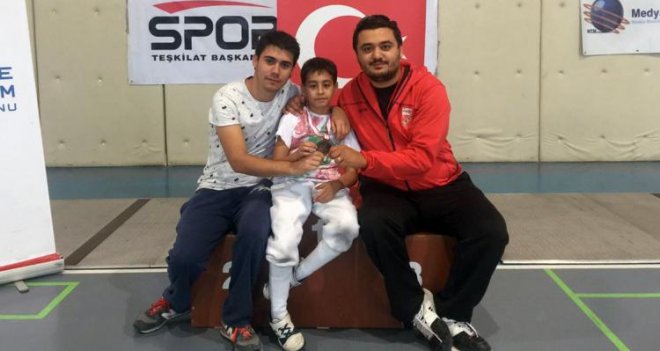 Kaf Kaf'a Türkiye Eskrim Şampiyonası'nda bronz madalya