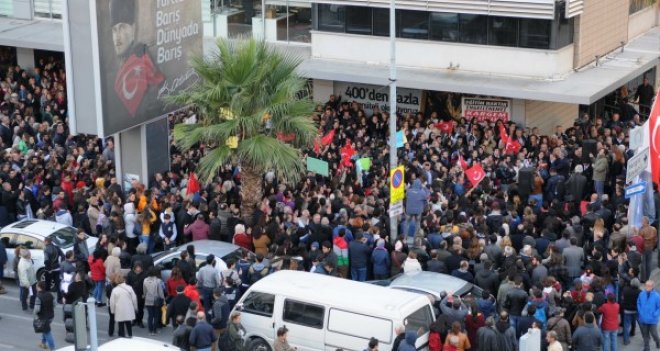 Karşıyakalılar, KARGEM'in kapatılmasını protesto etti