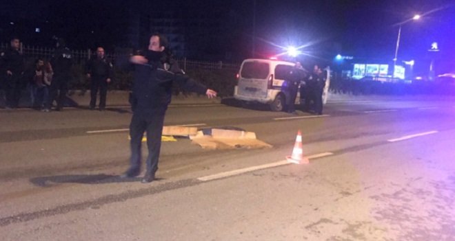 Karşıya geçmeye çalışan genç kadın otomobil çarpınca, yaşamını yitirdi...