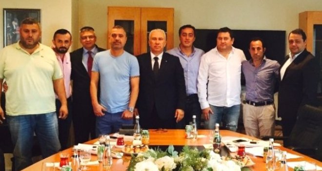 Karşıyaka - Erdal Acar işbirliği resmileşti