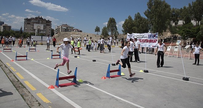 Karşıyaka 1.Hıdırellez Çocuk Atletizmi Yarışması yapıldı   