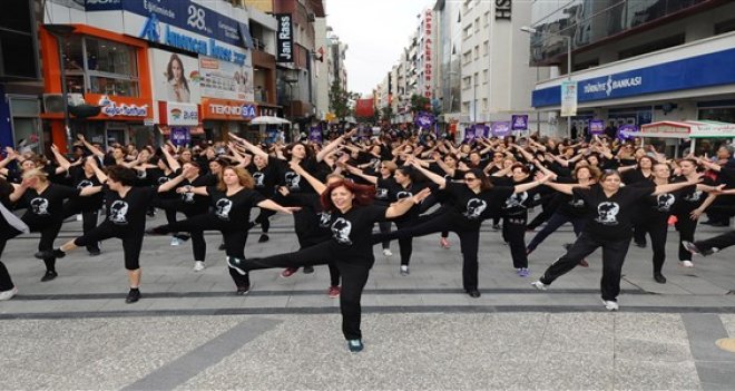 Karşıyaka 8 Mart'ı dolu dolu kutladı