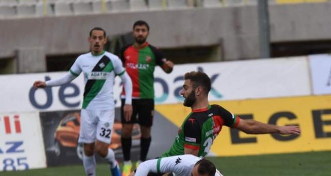 Karşıyaka, 87'de yıkıldı...