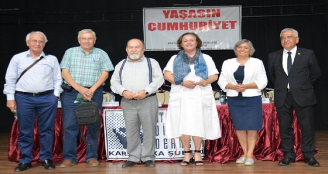 Karşıyaka ADD, Dil Bayramı'nı kutladı