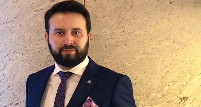 Karşıyaka Ak Parti'ye genç başkan...