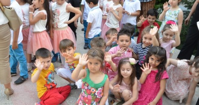Karşıyaka, anaokulu öğrencileri gösterileri ile şenlendi