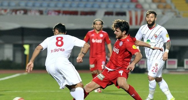 Karşıyaka Antalya’da beraberliği yakaladı…