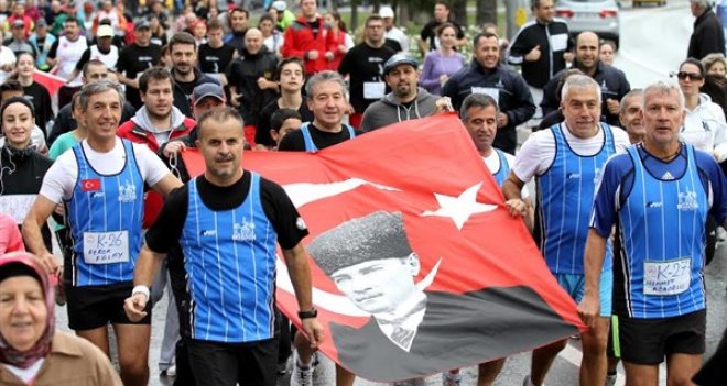 Karşıyaka, Ata’dan Ana’ya koşuyor