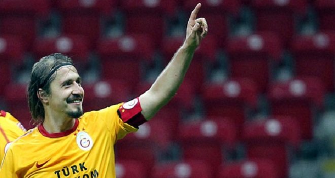 Karşıyaka Ayhan Akman'dan haber bekliyor...