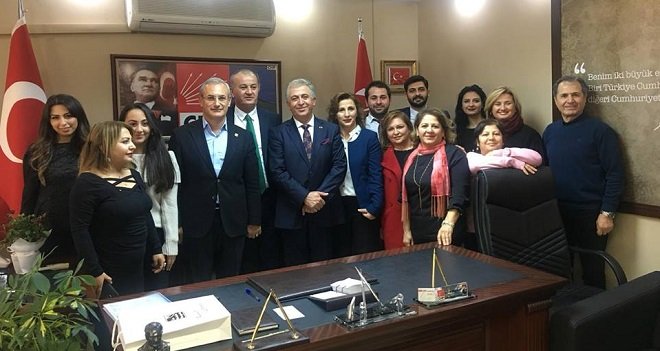 Karşıyaka Belediye Başkanlığına bir aday adayı daha...