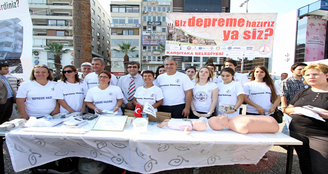 Karşıyaka Belediyesi 17 Ağustos'u unutmadı...