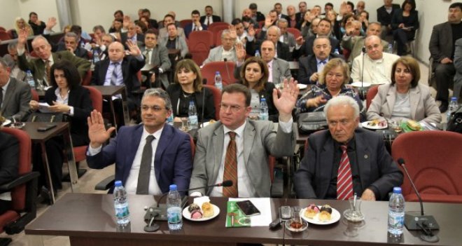 Karşıyaka Belediyesi 2014 yılı faaliyet raporu kabul edildi