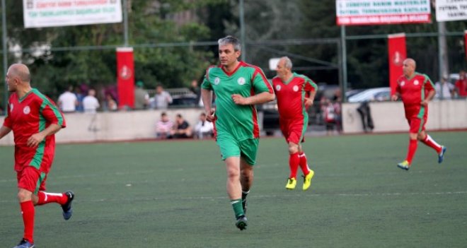 Karşıyaka Belediyesi çalışanlarına futbol turnuvası