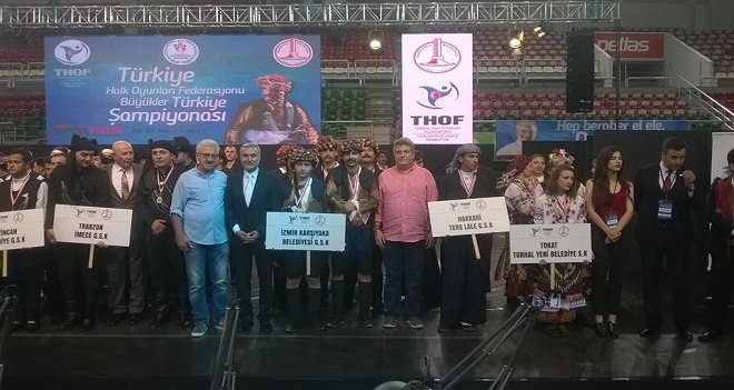 Karşıyaka Belediyesi Halk Oyunları'nda 2. oldu