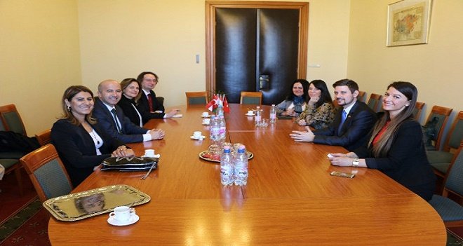 Karşıyaka Belediyesi heyeti Macaristan'da...