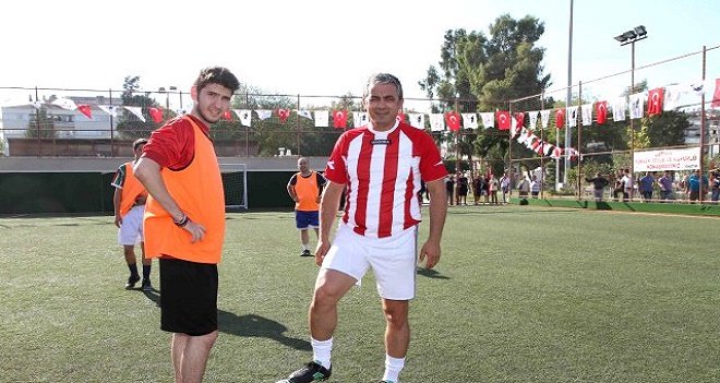 Karşıyaka Belediyesi'nde futbol heyecanı...