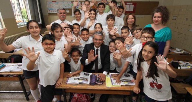 Karşıyaka Belediyesi'nden öğrencilere burs