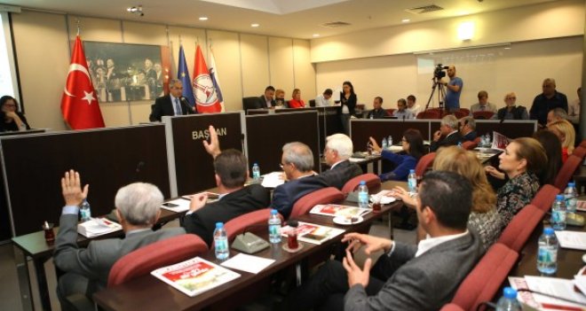 Karşıyaka Belediyesi'nin bütçesi 250 milyon lira