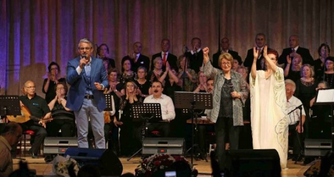 Karşıyaka Belediyesi'nin kursları sezon finali yaptı