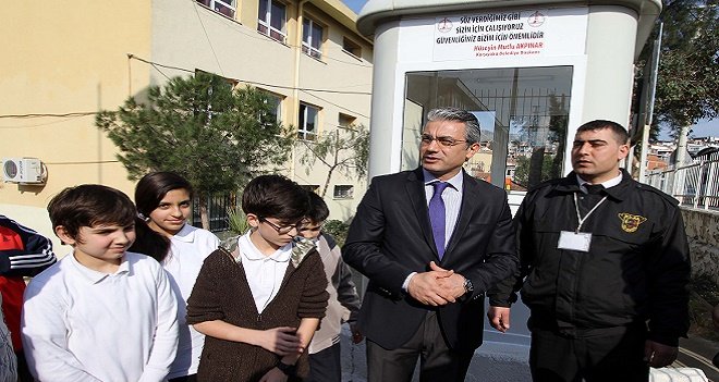 Karşıyaka Belediyesi’yle okullar güvenlikte…
