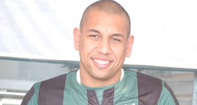 KARŞIYAKA CARLOS KAHE'YE İMZAYI ATTIRDI