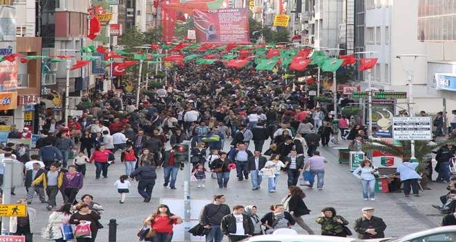 Karşıyaka Çarşısı yenileniyor...