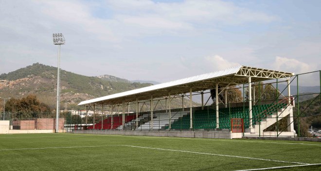Karşıyaka Efsaneleri Futbol Sahası Mayıs'ta açılıyor