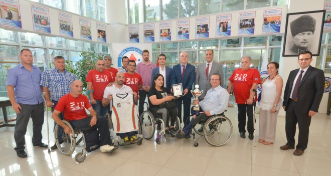 Karşıyaka Engelliler Spor Kulübü genç sporcuları bekliyor