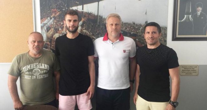 Karşıyaka, Hakan Kuş ile yeniledi