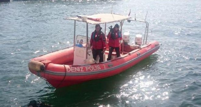 Karşıyaka'da denizde kadın cesedi bulundu