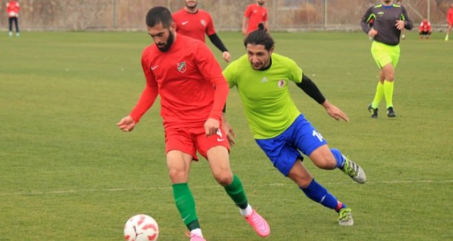 Karşıyaka, Kartal'ı tek golle yendi