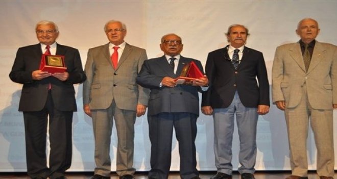 Karşıyaka Lisesi'nin tarihine 