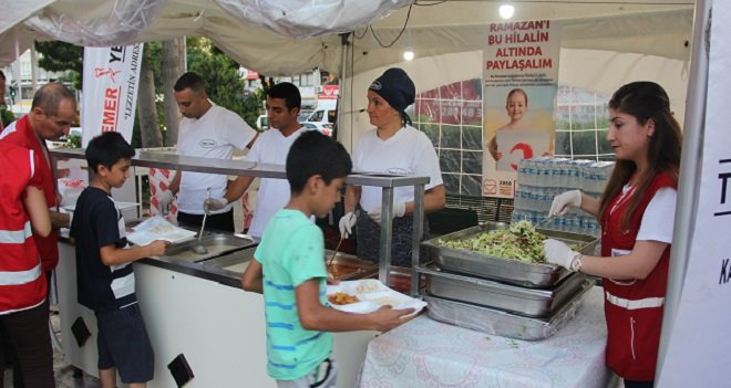 Karşıyaka Medicalpark iftar sofrasına  ev sahipliği yaptı