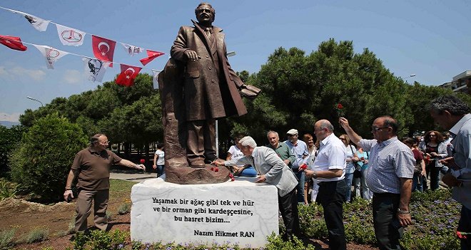 Karşıyaka Nazım Hikmet'i özel olarak anacak...